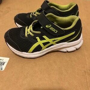 ASICS Kids Black and Neon Green Sneakers